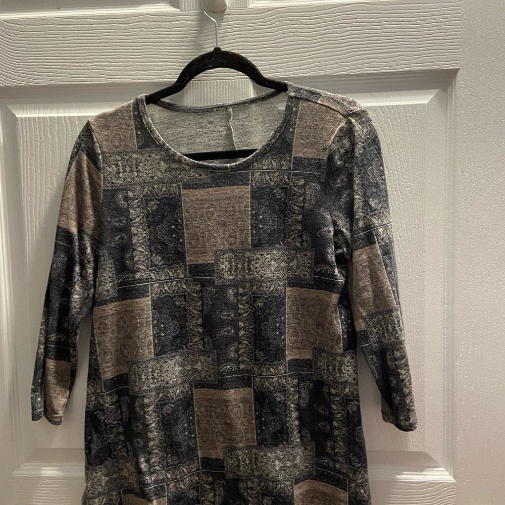Kim Rogers Gray Textured Top